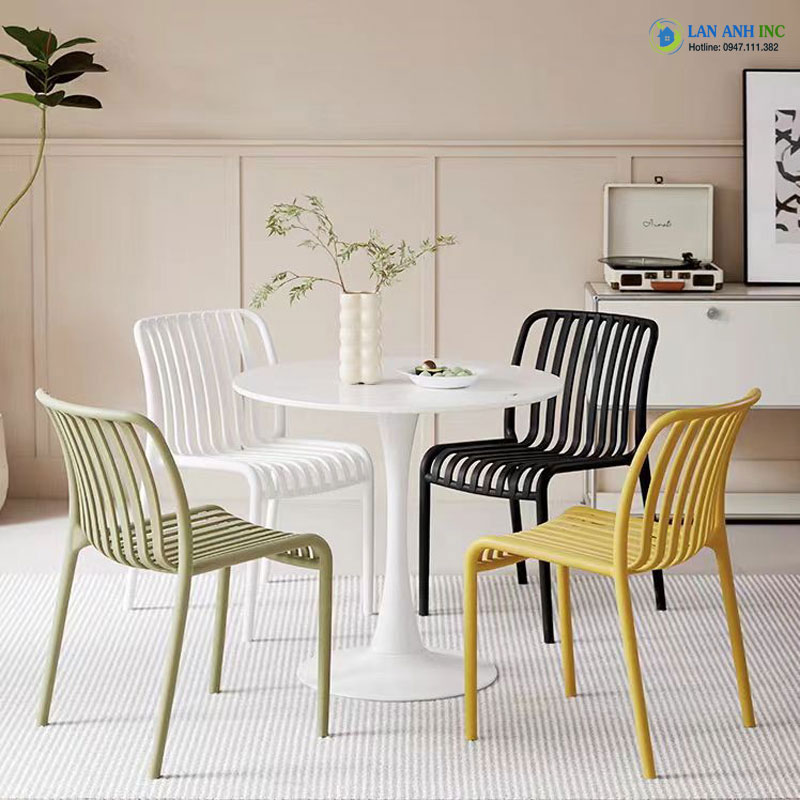 Bộ bàn tròn 4 ghế nhựa đúc nguyên khối cho cafe ngoài trời, bàn ghế ăn nhà hàng xếp chồng LA3045 Bộ bàn tròn 4 ghế nhựa đúc nguyên khối cho cafe ngoài trời, bàn ghế ăn nhà hàng xếp chồng LA3045