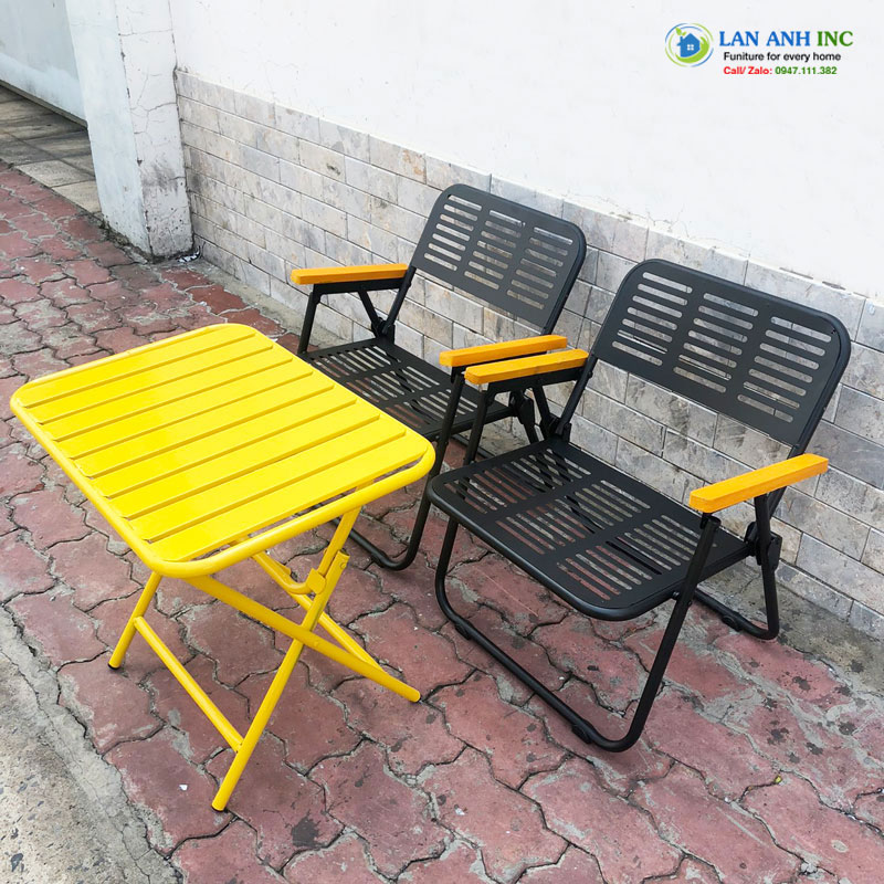 Bộ bàn 2 Ghế xếp cafe sắt cnc tay gỗ sơn tĩnh điện Bộ bàn 2 Ghế xếp cafe sắt cnc tay gỗ sơn tĩnh điện