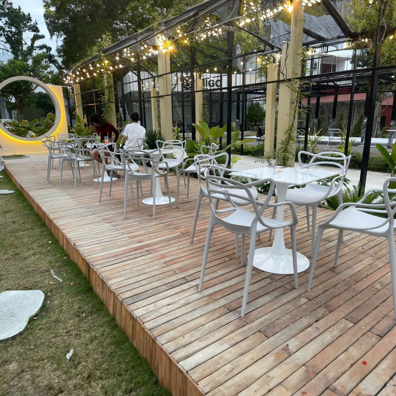 thiet ke khong gian voi ghe nhua duc 15 y tuong doc dao 2025 1