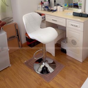 Ghe quay bar mat dem tam giac 5