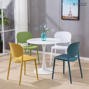 Bộ bàn cafe văn phòng tròn tulip 4 ghế nhựa đúc BBA16