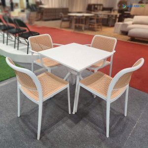 Bộ Bàn Cafe Nhựa Vuông 4 Ghế Nhựa Đúc Giả Mây BBCF44