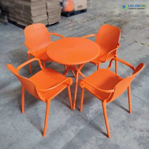 Bộ Bàn Ghế Cafe Nhựa Tròn 4 Ghế Nhựa Đúc Có Tay BBCF51