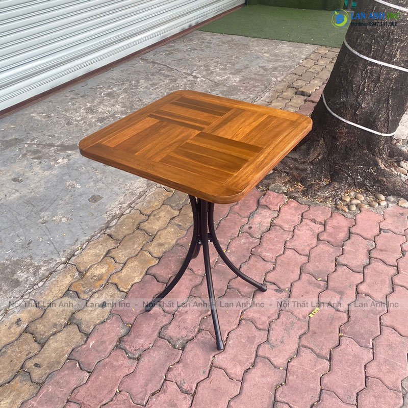 Bàn cafe gỗ vuông ngoài trời đẹp chân sắt cao sơn tĩnh điện LAPX14 Bàn cafe gỗ vuông ngoài trời đẹp chân sắt cao sơn tĩnh điện LAPX14