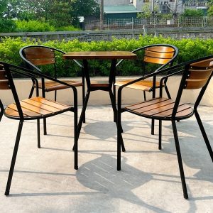 Bàn cafe gỗ vuông ngoài trời chân sắt cao đẹp giá rẻ LAPX12 bo ban cafe go vuong ngoai troi deo chan sat cao lapx12 4