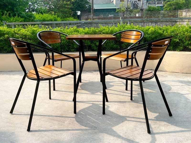 Bộ Bàn cafe gỗ vuông ngoài trời đẹp chân sắt cao sơn tĩnh điện LAPX12 Bộ Bàn cafe gỗ vuông ngoài trời đẹp chân sắt cao sơn tĩnh điện LAPX12