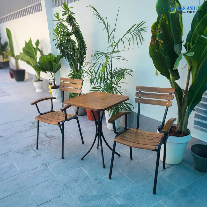Bộ bàn cafe gỗ vuông ngoài trời đẹp chân sắt cao sơn tĩnh điện LAPX14 Bộ bàn cafe gỗ vuông ngoài trời đẹp chân sắt cao sơn tĩnh điện LAPX14