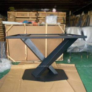 Alternative view of Chân bàn ăn chân sắt LACB21